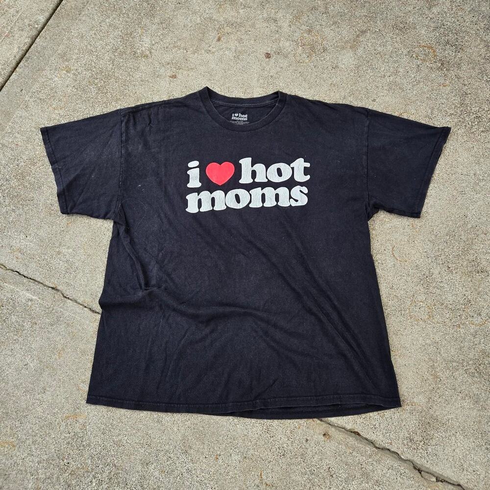 Vtg Y2k I HEART HOT MOMS Spellout Graphic Cyber Grunge Skate Tee Shirt Lg Fit